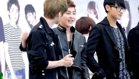 EXO 永登浦签名会 主LUHAN & XIUMIN 饭拍版 12/05/10-EXO-M