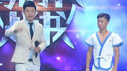 跨时代战书 老少摔跤王强势对战 引爆中国式摔跤热潮
