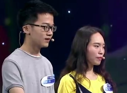 姐姐临危受命陪弟参赛