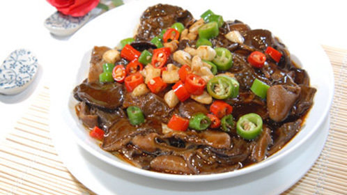 人气美食 重庆风味黑山羊 汤锅干煸总相宜