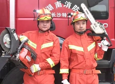 娱乐急先锋 湖南消防总队邀请汪涵当队长