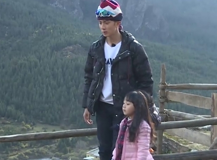 爸爸带娃记 小山竹“八级”东北话听懵吴尊