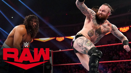 WWE RAW 2019 【RAW 12/23】阿里斯特 用脚提起对方脖子