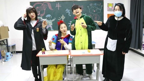 黑衣人用纸飞机骗小魔仙，同学们有危险，小美能发现端倪吗？