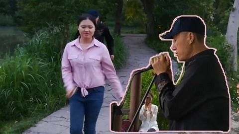 唱罢吹灯 打工大叔翻唱情歌闯码头