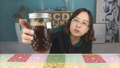 梁小轩和轩妈试吃各种美食 试喝用冷水就能泡的咖啡