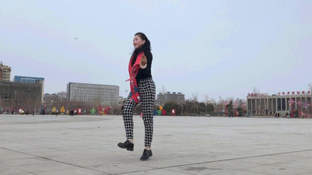 河南一小胖娘们儿跳得鬼步舞还真招人喜欢