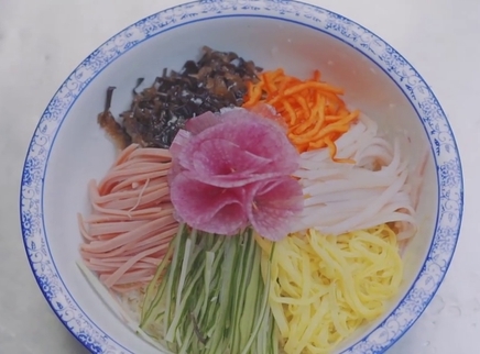 二更视频 一顿饭24道菜