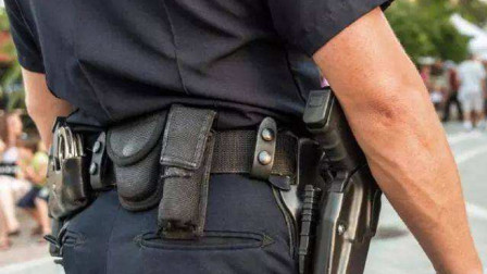 武器正能量 第一季 手枪放置位置有什么讲究？警察塞腰间，特种兵放腿边