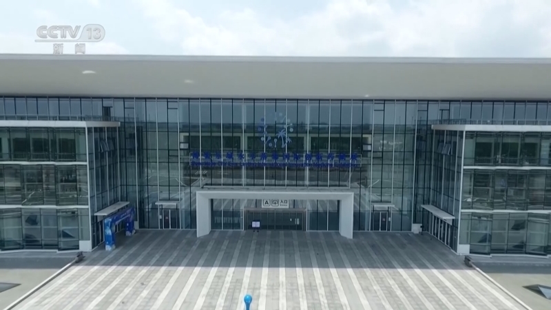 《椰风海韵 琼岛客来》 20240417