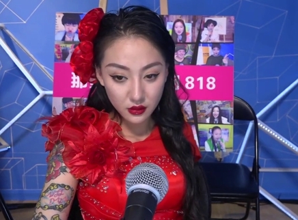 818超女聊天室 王金金超负荷练习累瘫半睡半醒