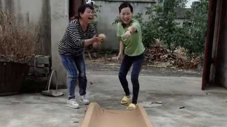 保龄球新玩法 运动使我快乐
