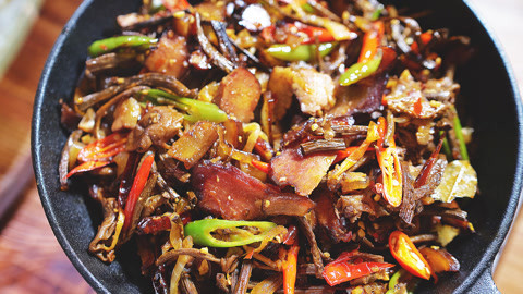 味蕾时光 干锅腊肉茶树菇