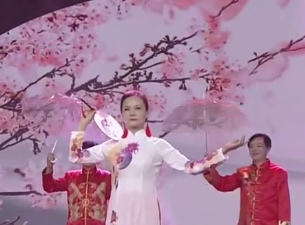 321动起来 广场舞《折扇韵》