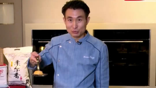 人气美食 疯狂馒头放大招