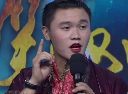 越策越开心 柯豆演绎妩媚版东方不败