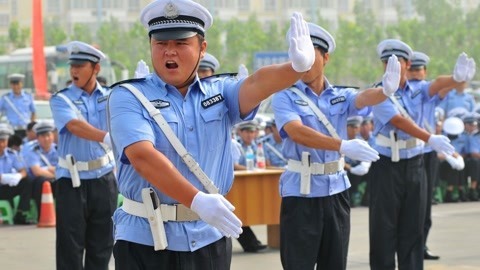 弹头军事 交警配枪之谜