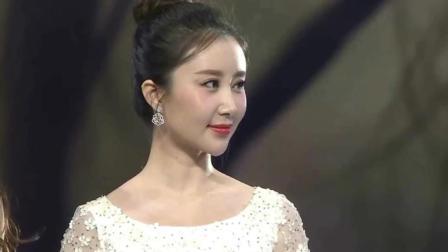 她无背景更无人捧她 不是一线却接戏到手软 人气仅低于范冰冰 170930