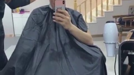 郭艾伦宅家直播剃头：这真不行啊，以后不能见人了