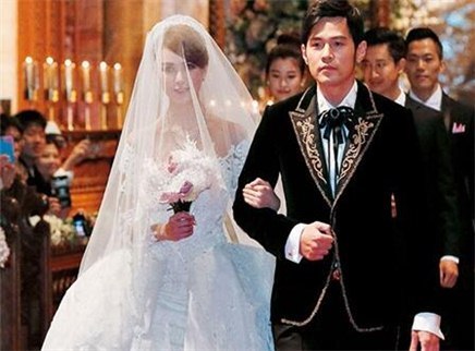 娱乐急先锋 周杰伦昆凌英国完婚