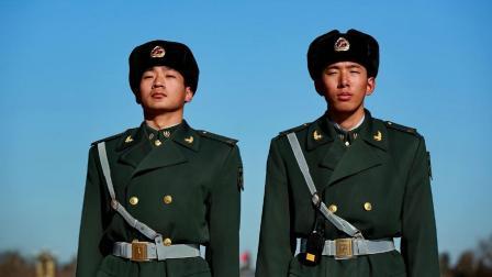 同样是站哨为什么只有一人手中有枪呢里面有