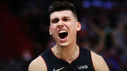 NBA热辣资讯 官方：热火后卫泰勒-希罗荣膺本赛季最佳第六人