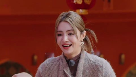 全员跳魔性龙虾舞 麦迪娜姜潮双人走钢丝