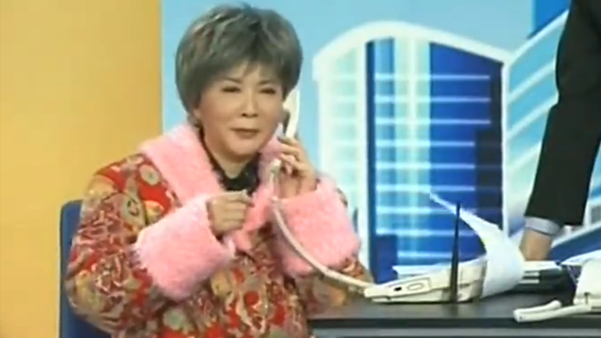 欢乐集结号 神经少女变身机器人玩疯雇主