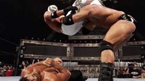 wwe美国职业摔角 2007杀无赦大赛：巴蒂斯塔VS雷尔VS巨人卡里