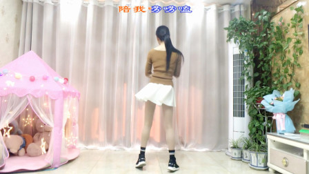 广场舞《大美妞》轻松好学，在家都能跳！
