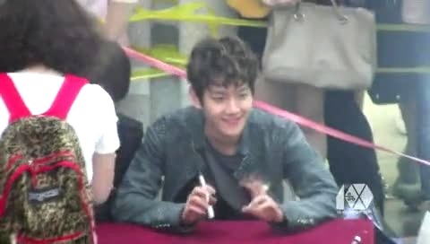 EXO 釜山签名会 主白贤 饭拍版 12/05/08-EXO-K