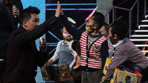 李锐飞车赴约助选手圆梦