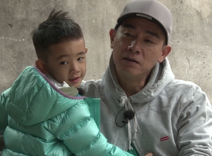 爸爸带娃记 陈小春父子二重唱圈粉无数