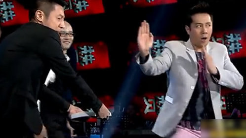 震惊！蔡国庆现场表演徒手劈大理石