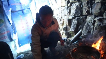 极限生存&middot;遗弃的村落 饥饿是最难战胜的困难 多名挑战者退赛使所有人陷入低迷的氛围中