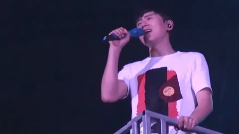 屏行星乐汇 屏行星乐汇之张杰道歉，谢娜心痛称：对自己不要太苛刻