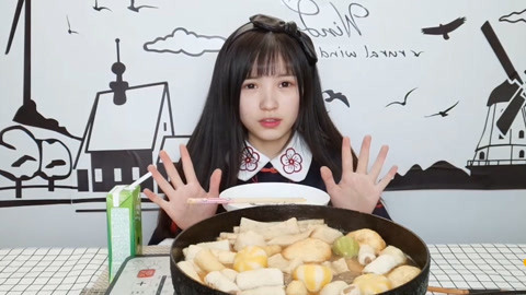 瘾食星球 萌妹自制无素菜关东煮