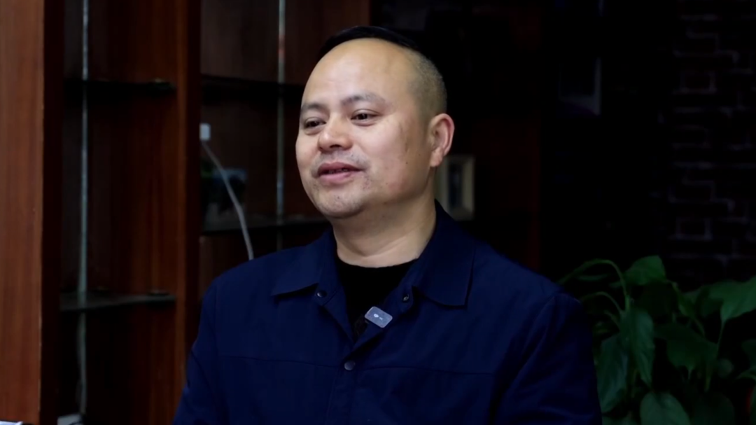 社会传真 最温暖的“无声”理发团