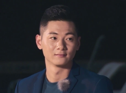 玫瑰之旅 泳池撩妹被打破 三人关系太尴尬