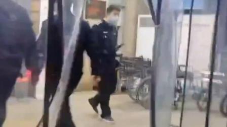 @所有人 女童突发昏迷，民警三分钟将其送到医院就诊