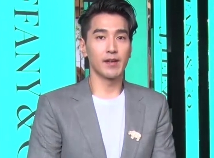 饭爱豆娱乐 赵又廷谈合作巩俐像做梦