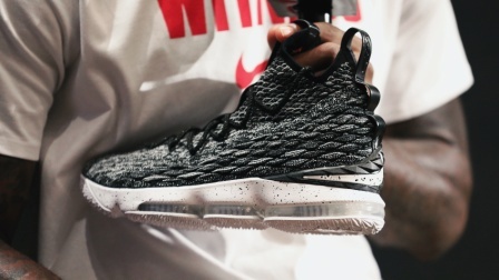 Kicksvision | A First Unbox Video At NIKE LEBRON 15 “Ashes”