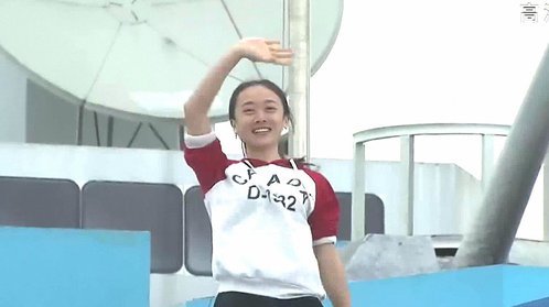 男生女生向前冲 娇小美女实力惊人 成功冲关