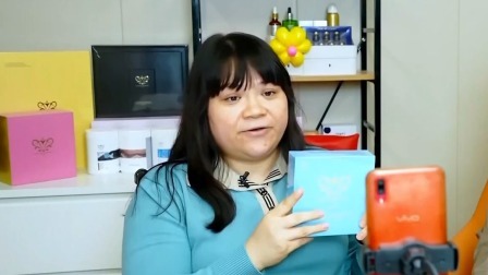 高位截瘫患者为接回孩子转型当主播，现场老板纷纷伸出援手