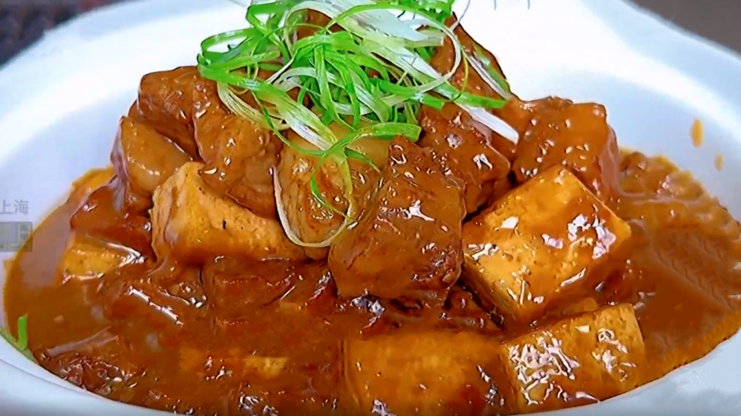 人气美食 伏天餐桌美食 牛腩炖豆腐