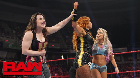 WWE RAW 2019 【RAW 05/20】莱西埃文斯见势不妙 弃赛走人