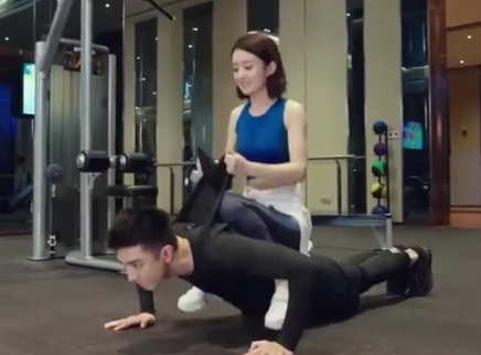 娱乐新鲜爆 林浅厉致诚各种糖，内容过甜