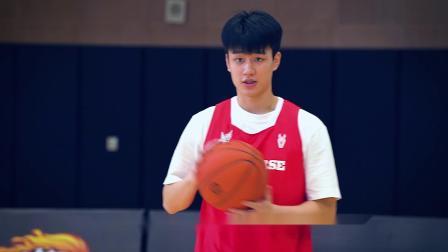 运球练习-背后变向