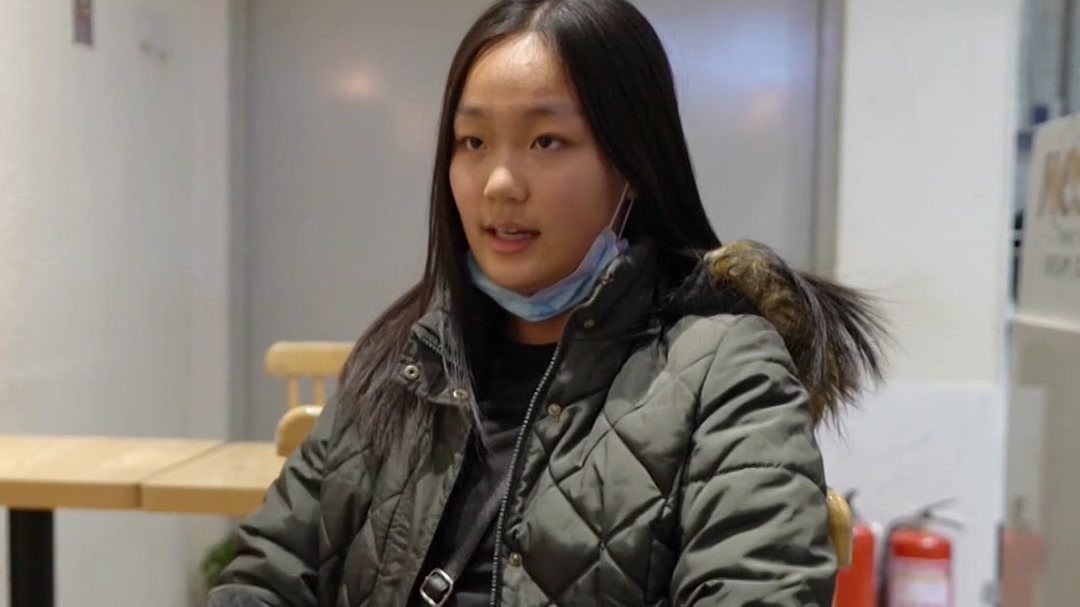 当目睹亲戚强行借钱，你会怎么做？