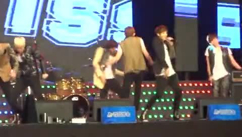 IU kiss&cry Doradora 中韩建交20周年第二回纪念演唱会 饭拍版 12/05/20-U-Kiss (UKiss)